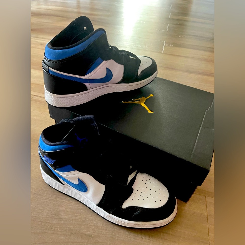 Air Jordan 1 mids